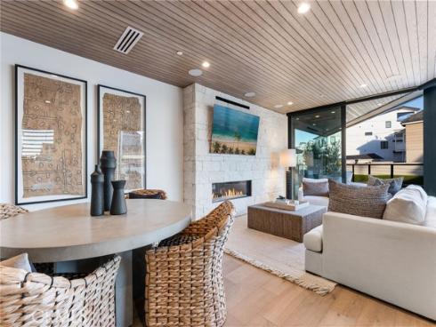 109  Turquoise  , Newport Beach, CA