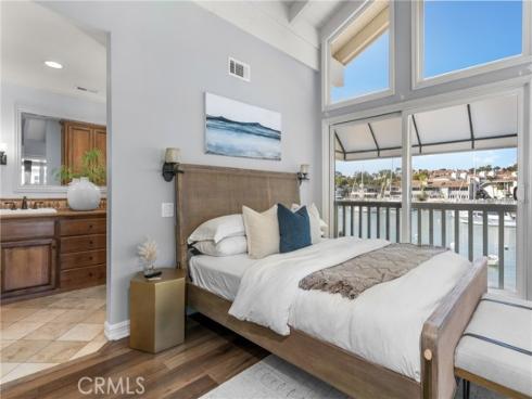 1011 N Bay Front  , Newport Beach, CA