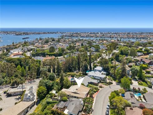 608  Saint James   Place, Newport Beach, CA