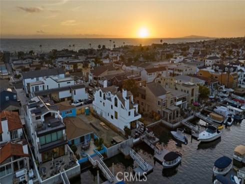 3912  River Ave  , Newport Beach, CA