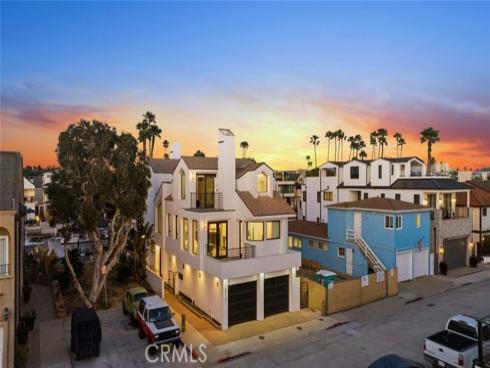 3912  River Ave  , Newport Beach, CA
