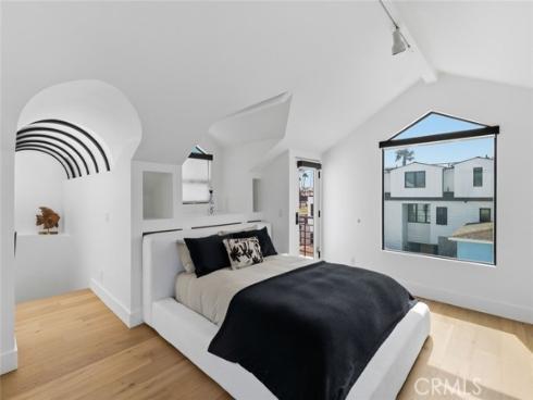 3912  River Ave  , Newport Beach, CA