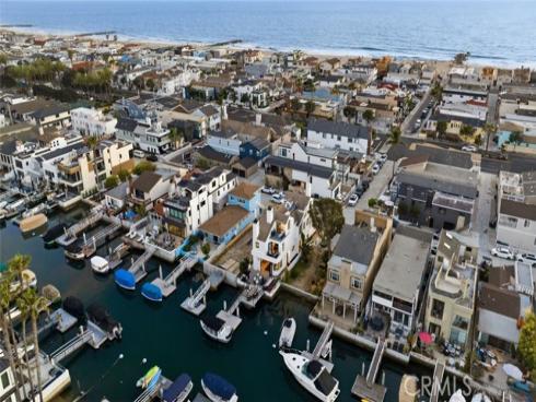 3912  River Ave  , Newport Beach, CA