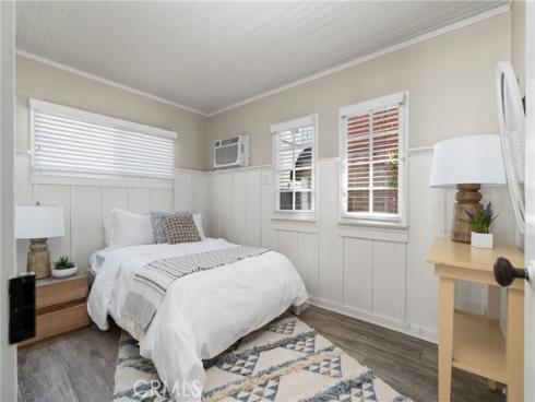 118  Emerald  , Newport Beach, CA
