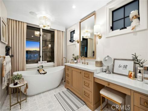 409  North Bayfront  , Newport Beach, CA