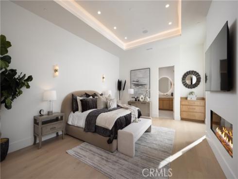 1453  Galaxy Dr  , Newport Beach, CA