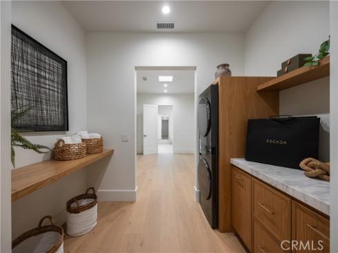 1453  Galaxy Dr  , Newport Beach, CA