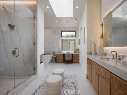 1453  Galaxy Dr  , Newport Beach, CA