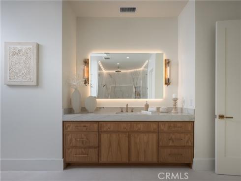 1453  Galaxy Dr  , Newport Beach, CA