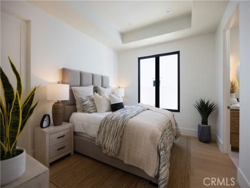 1453  Galaxy Dr  , Newport Beach, CA