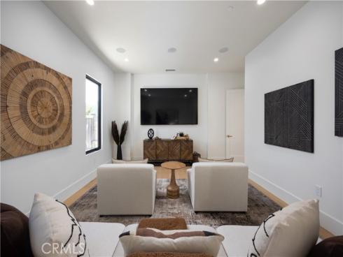 1453  Galaxy Dr  , Newport Beach, CA