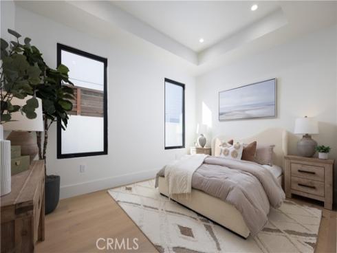 1453  Galaxy Dr  , Newport Beach, CA