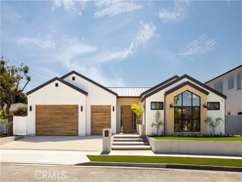 1453  Galaxy Dr  , Newport Beach, CA