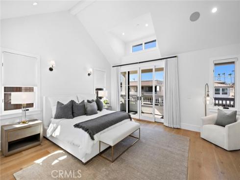 330 Onyx Avenue , Newport Beach, CA