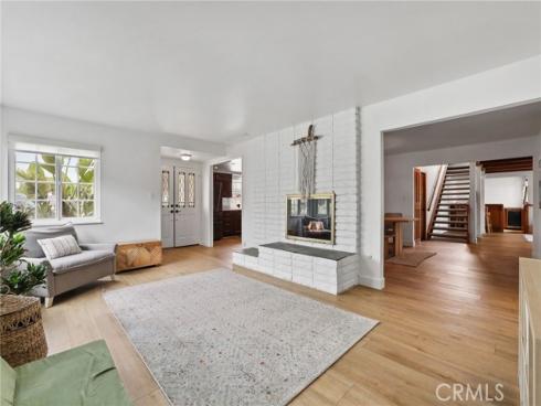 2284 Redlands , Newport Beach, CA
