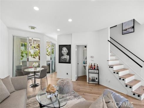 2101 E 15th 9