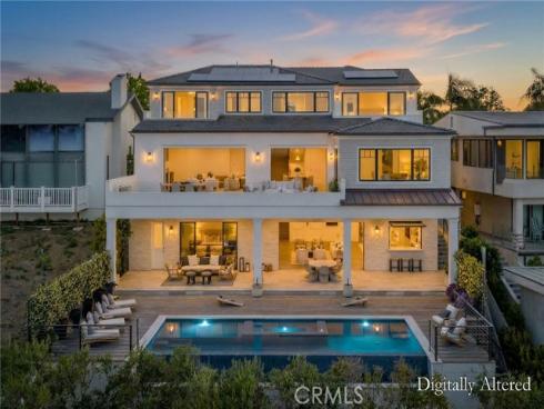 702  Saint James Pl  , Newport Beach, CA
