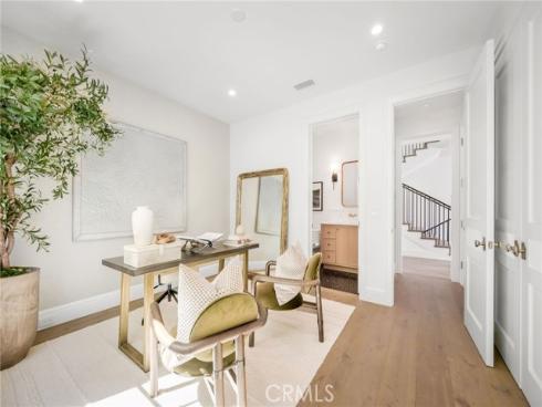 702  Saint James Pl  , Newport Beach, CA