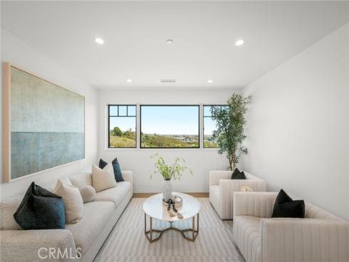 702  Saint James Pl  , Newport Beach, CA