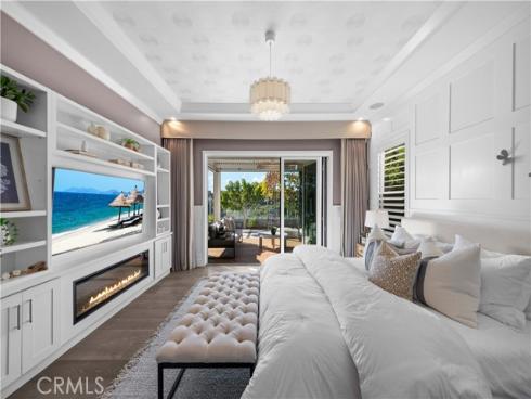58  Victoria  , Newport Beach, CA