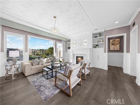 58  Victoria  , Newport Beach, CA