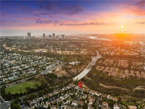 58  Victoria  , Newport Beach, CA