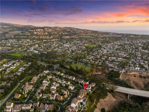 58  Victoria  , Newport Beach, CA