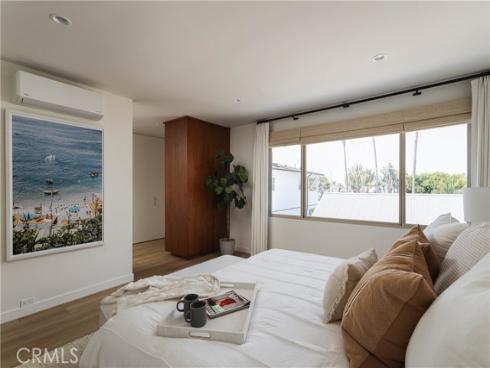 6704 W Oceanfront , Newport Beach, CA