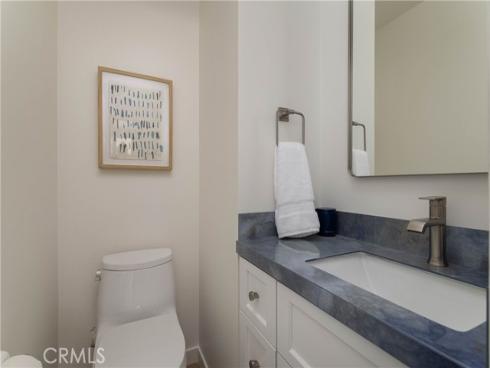 6704 W Oceanfront , Newport Beach, CA