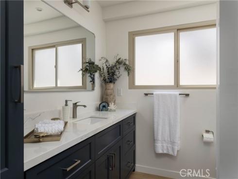 6704 W Oceanfront , Newport Beach, CA