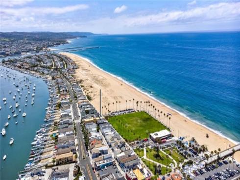 920 E Oceanfront  , Newport Beach, CA