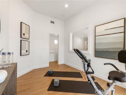 67 Pelican Court, Newport Beach, CA