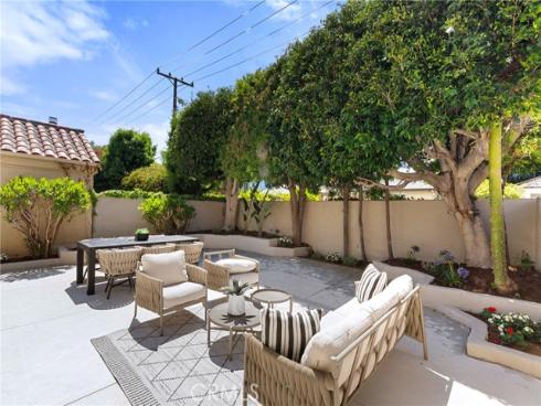67 Pelican Court, Newport Beach, CA
