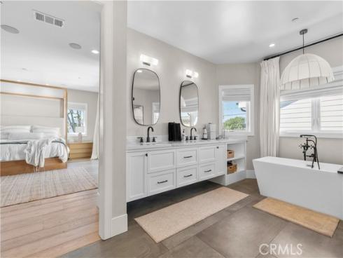515 Tustin Ave , Newport Beach, CA