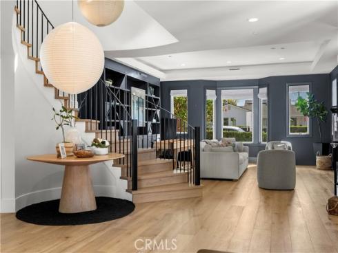 515 Tustin Ave , Newport Beach, CA