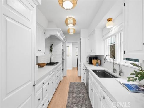 1411 E Bay , Newport Beach, CA