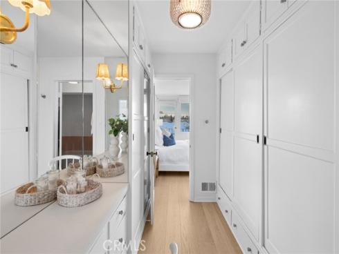 1411 E Bay , Newport Beach, CA
