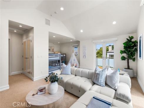 1554 E Oceanfront , Newport Beach, CA