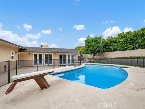 64 Royal Saint George , Newport Beach, CA