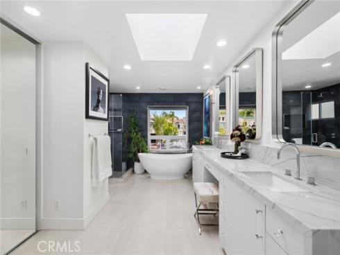 500 Harbor Island , Newport Beach, CA