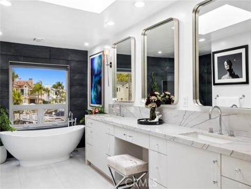 500 Harbor Island , Newport Beach, CA