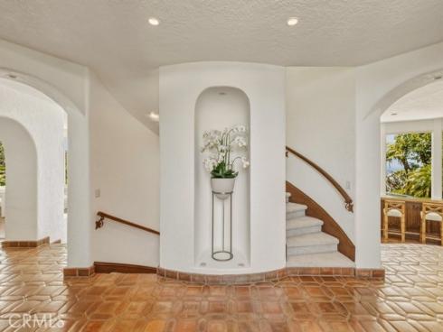 2 Trafalgar , Newport Beach, CA