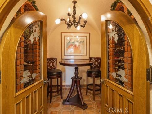 2 Trafalgar , Newport Beach, CA