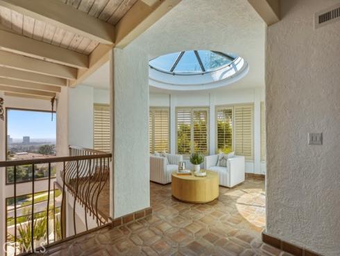 2  Trafalgar  , Newport Beach, CA