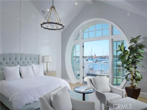 1324 E Balboa Boulevard, Newport Beach, CA