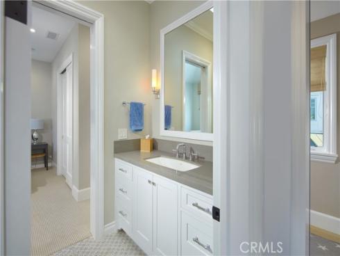 1324 E Balboa Boulevard, Newport Beach, CA
