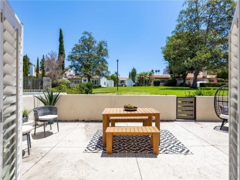 2332 Vista Huerta , Newport Beach, CA