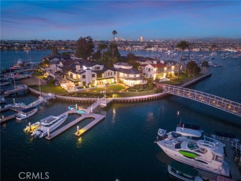 21 Bay Island , Newport Beach, CA