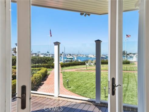21 Bay Island , Newport Beach, CA