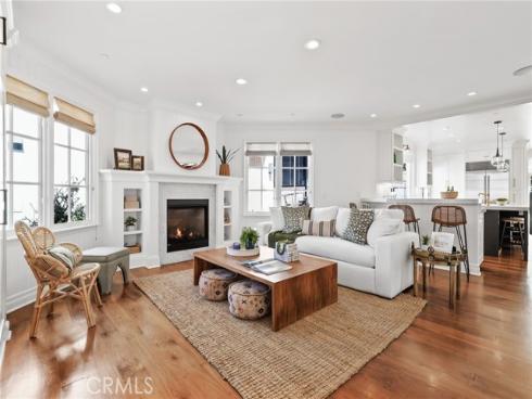 21 Bay Island , Newport Beach, CA